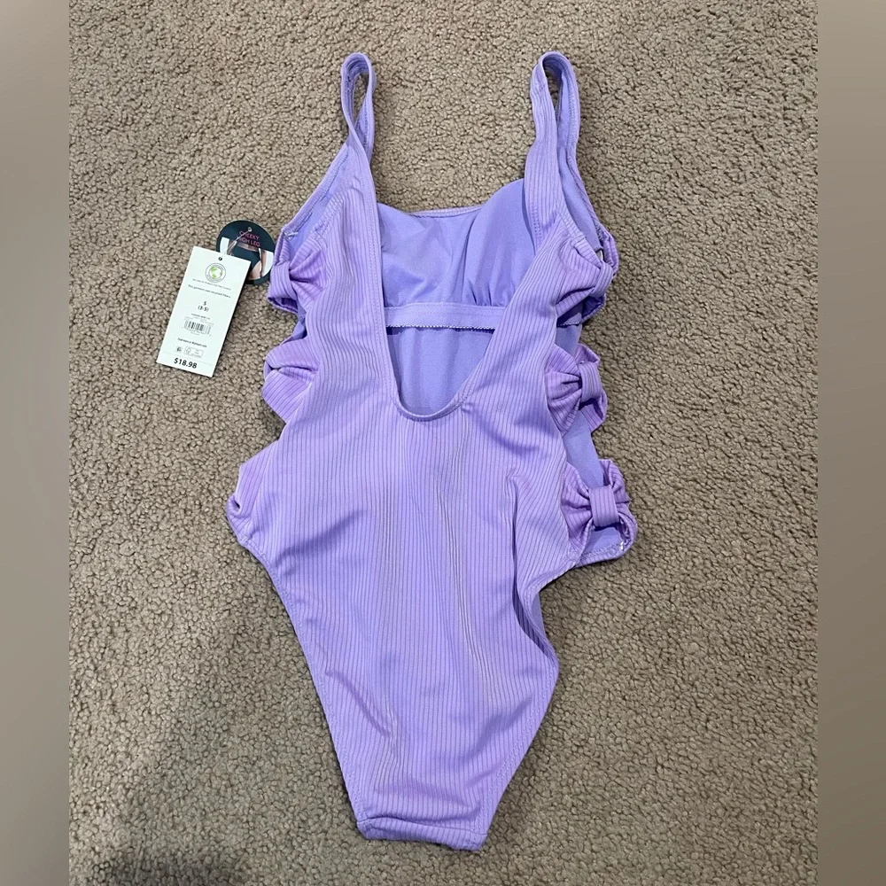 NO BOUNDARIES Junior Ribbed Knit Open Side Cut One Piece Swimsuit